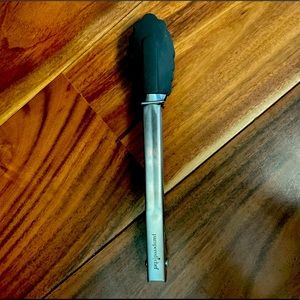 NEW small scalloped chefs tongs